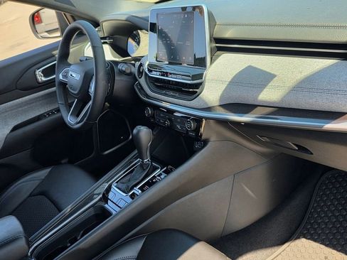 New 2025 Jeep Compass Latitude w/ Sun & Sound Group image 13