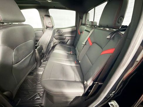 Used 2024 Chevrolet Colorado Z71 w/ Z71 Convenience Package 2 AWD/4WD image 23