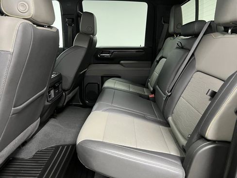 Used 2024 Chevrolet Silverado 2500 ZR2 w/ Technology Package image 48