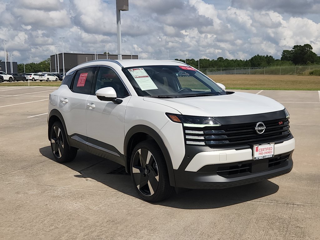 Certified 2025 Nissan Kicks SR FWD image 3