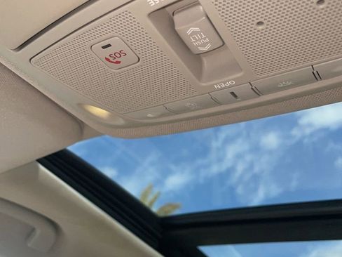 Used 2017 Nissan Rogue SL w/ SL Premium Package image 5