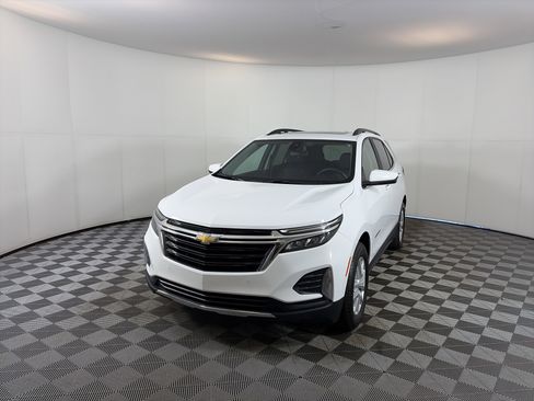 Certified 2024 Chevrolet Equinox LT w/ LPO, Floor Liner Package image 2