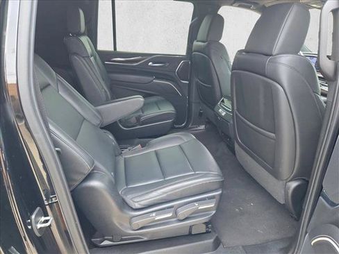 Used 2024 Cadillac Escalade ESV Luxury RWD image 19