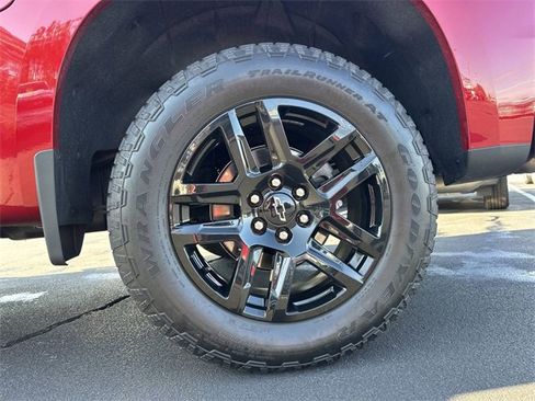 Certified 2021 Chevrolet Silverado 1500 RST image 31