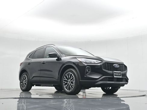 New 2025 Ford Escape SE image 45