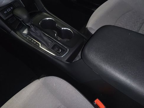 Used 2022 Chevrolet Equinox LS image 26