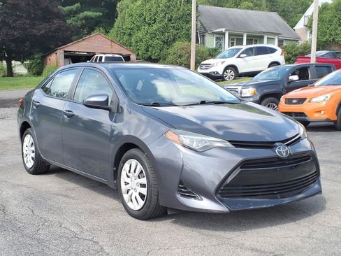 Used 2018 Toyota Corolla LE FWD image 1
