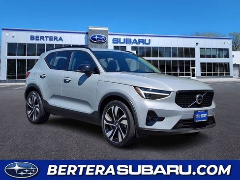 Used 2024 Volvo XC40 B5 Plus w/ Protection Package Premier AWD/4WD image 1
