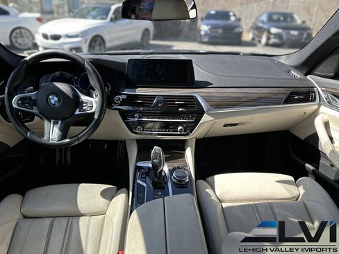 Used 2017 BMW 540i xDrive image 17
