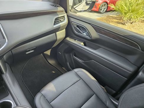 Used 2024 Chevrolet Tahoe Z71 w/ Z71 Off-Road Package AWD/4WD image 18