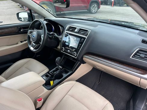 Used 2018 Subaru Outback 3.6R Limited AWD/4WD image 23