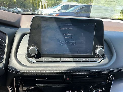 Used 2021 Nissan Rogue SV w/ Premium Package FWD image 17