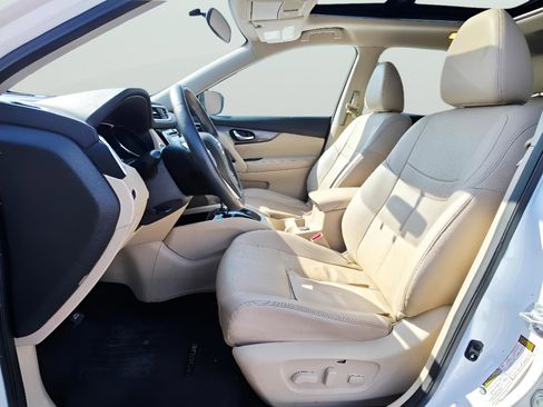 Used 2016 Nissan Rogue SL w/ SL Premium Package image 8