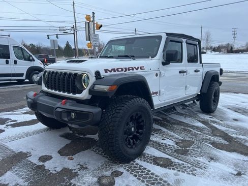 Used 2024 Jeep Gladiator Mojave w/ Technology Group image 33