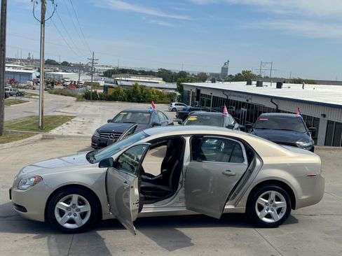 Used 2011 Chevrolet Malibu LS image 25