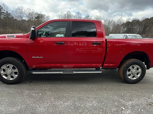 Used 2024 RAM 2500 Big Horn w/ Bed Utility Group image 11