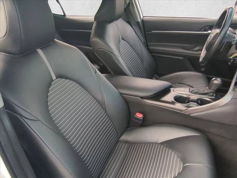 Used 2022 Toyota Camry SE w/ Carpet Mat Package (TMS) FWD image 19
