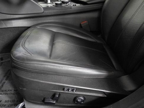 Used 2018 Alfa Romeo Giulia Base w/ Nero Edizione image 20