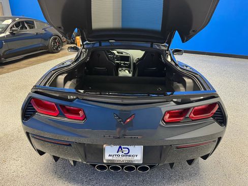 Used 2018 Chevrolet Corvette Stingray Coupe w/ Carbon Flash Badge Package RWD image 21