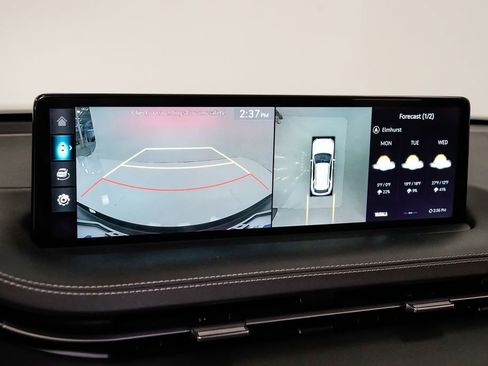 Used 2025 Genesis GV70 3.5T Sport w/ Sport Prestige Package image 17