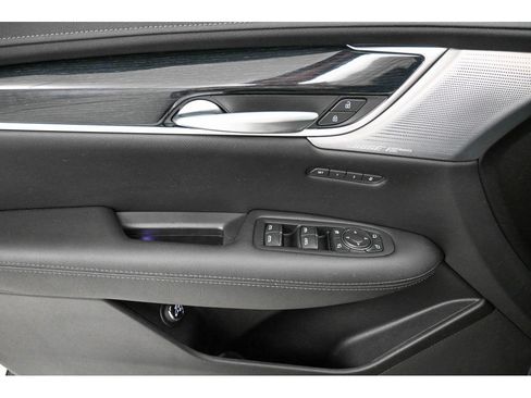 Used 2024 Cadillac XT5 Premium Luxury w/ LPO, Floor Liner Package AWD/4WD image 10