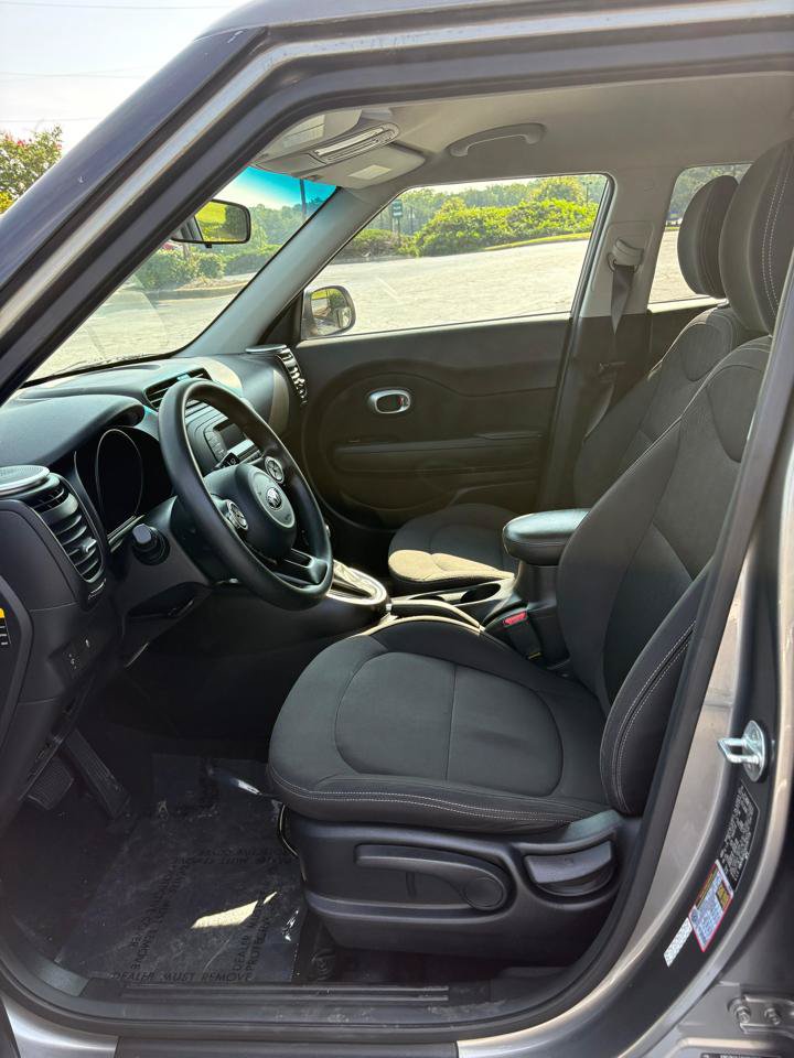 Used 2016 Kia Soul FWD image 11