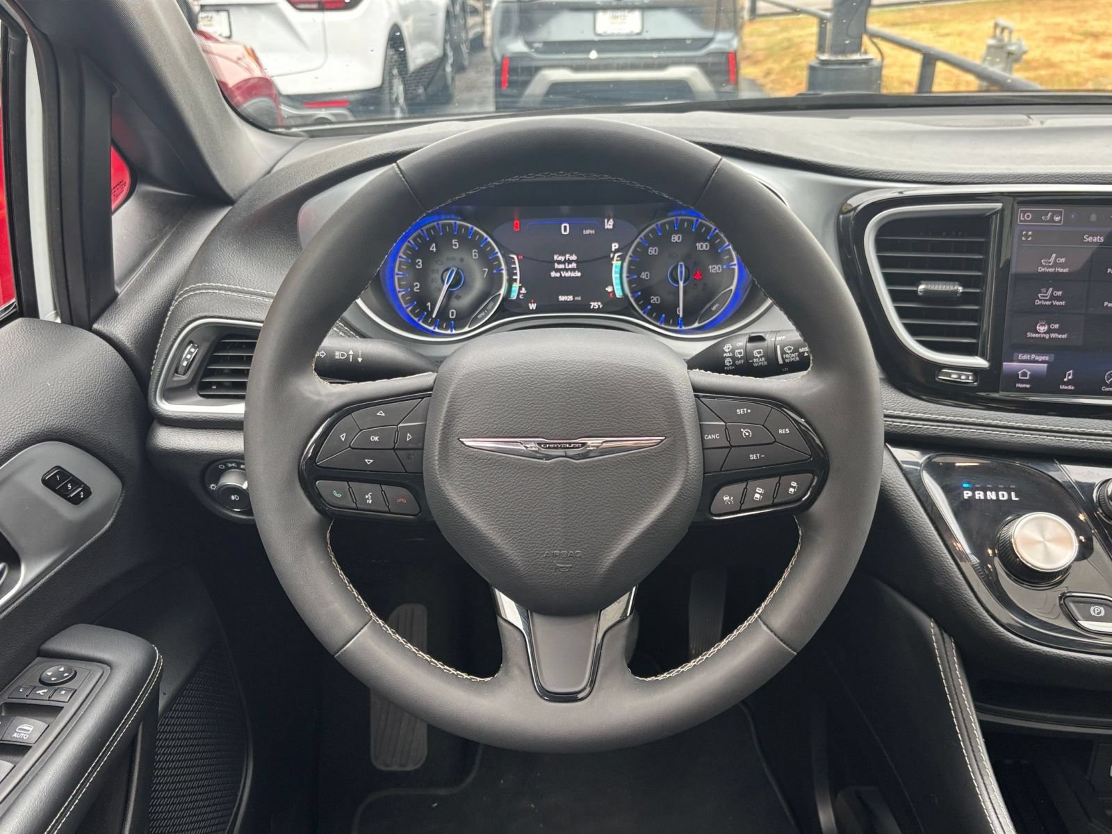 Used 2025 Chrysler Pacifica Limited FWD image 31
