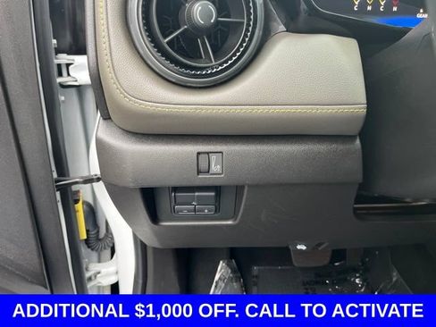 Used 2023 Chevrolet Colorado ZR2 w/ ZR2 Convenience Package III AWD/4WD image 32