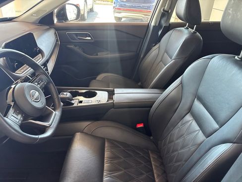 Used 2023 Nissan Rogue Platinum FWD image 13