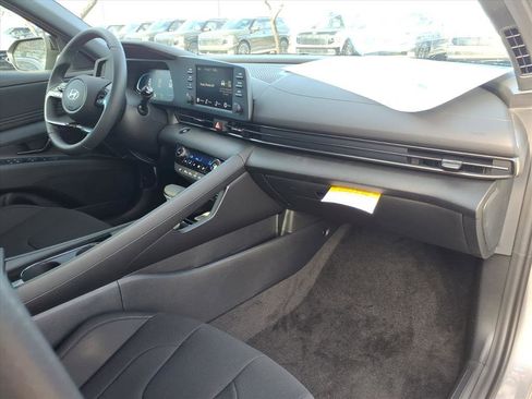 Used 2026 Hyundai Elantra SEL Sport Premium image 6