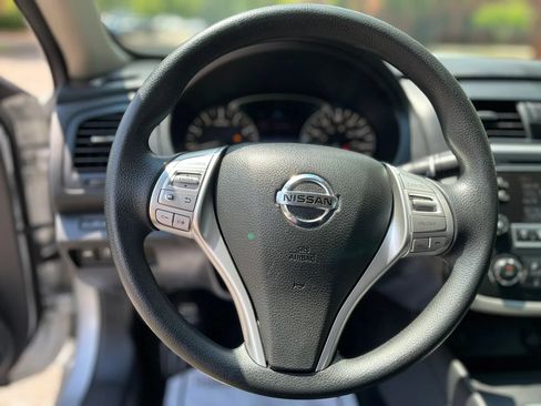 Used 2018 Nissan Altima 2.5 S w/ S Convenience Package FWD image 11
