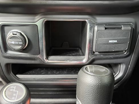 Used 2023 Jeep Wrangler Unlimited Sport AWD/4WD image 41
