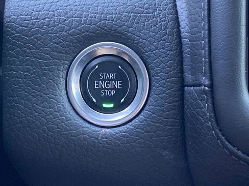 Used 2024 GMC Yukon Denali w/ Denali Reserve Package AWD/4WD image 13