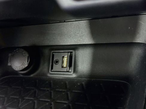 Used 2019 Toyota RAV4 XLE Premium FWD image 41