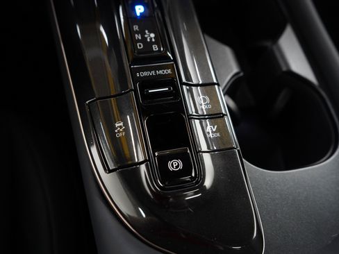 Used 2026 Toyota Crown Limited w/ Advanced Technology Package image 23