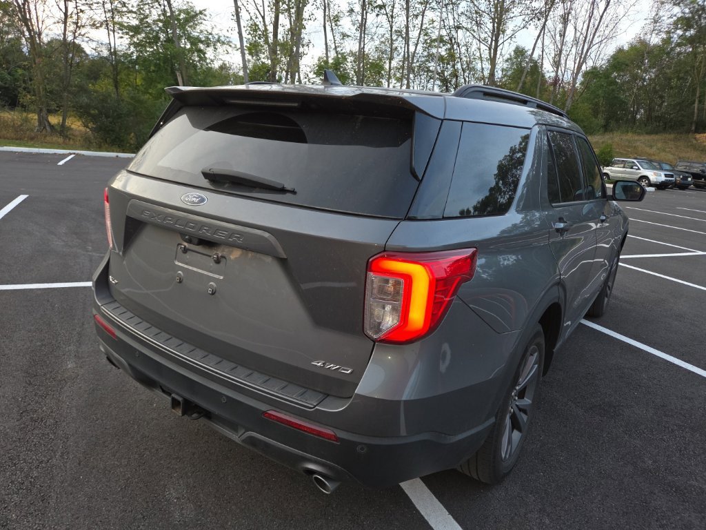 Used 2023 Ford Explorer XLT w/ Equipment Group 202A AWD/4WD image 6
