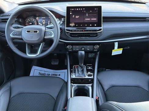 New 2026 Jeep Compass Latitude image 13