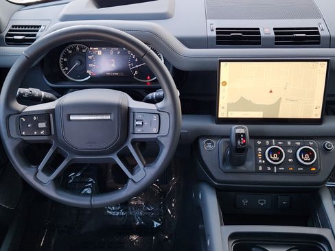 Certified 2023 Land Rover Defender 130 X-Dynamic SE image 29