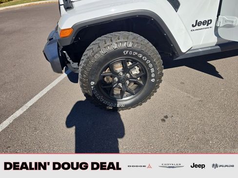 Used 2024 Jeep Gladiator Sport image 28