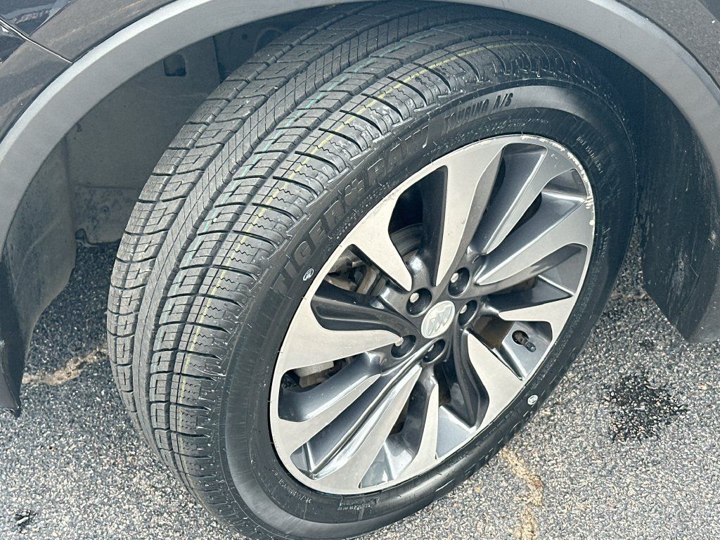 Used 2021 Buick Encore Preferred FWD image 25