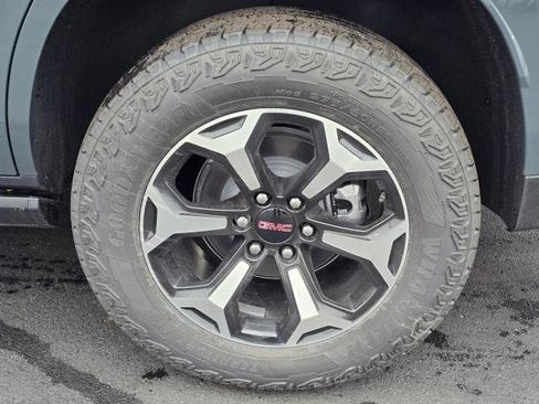 New 2026 GMC Yukon AT4 w/ AT4 Premium Package image 5