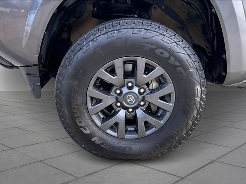 Used 2021 Toyota Tacoma SR5 image 10