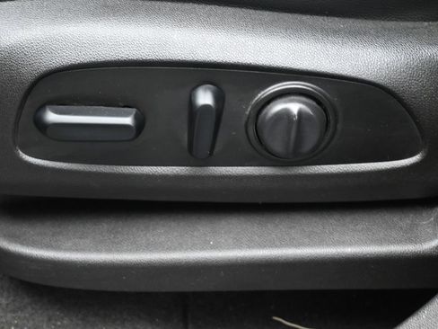 Used 2018 GMC Terrain Denali w/ Advanced Safety Package image 18