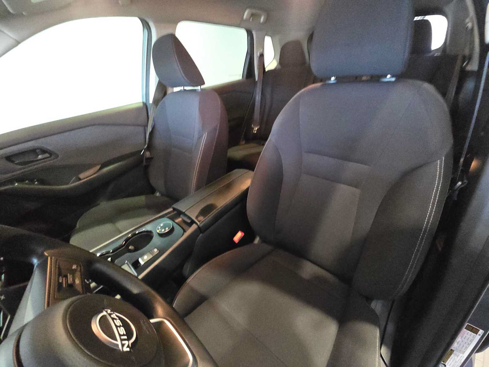 Used 2023 Nissan Rogue S AWD/4WD image 5
