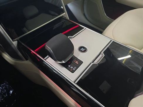 New 2026 Land Rover Range Rover SE image 25