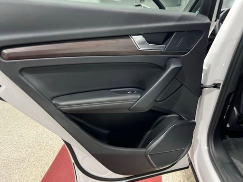 Used 2021 Audi Q5 2.0T Premium Plus w/ Premium Plus Package image 23