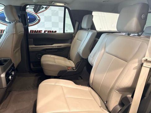 Used 2020 Ford Expedition XLT w/ Equipment Group 202A AWD/4WD image 16