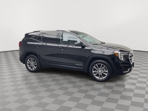 Certified 2024 GMC Terrain SLT image 40
