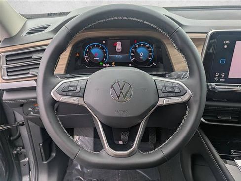 New 2026 Volkswagen Atlas SE FWD image 10