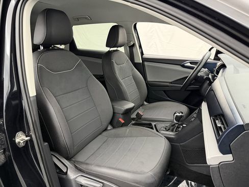 Used 2024 Volkswagen Taos SE image 27